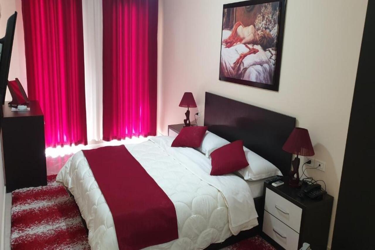 Haris Hotel Vlore Exterior photo