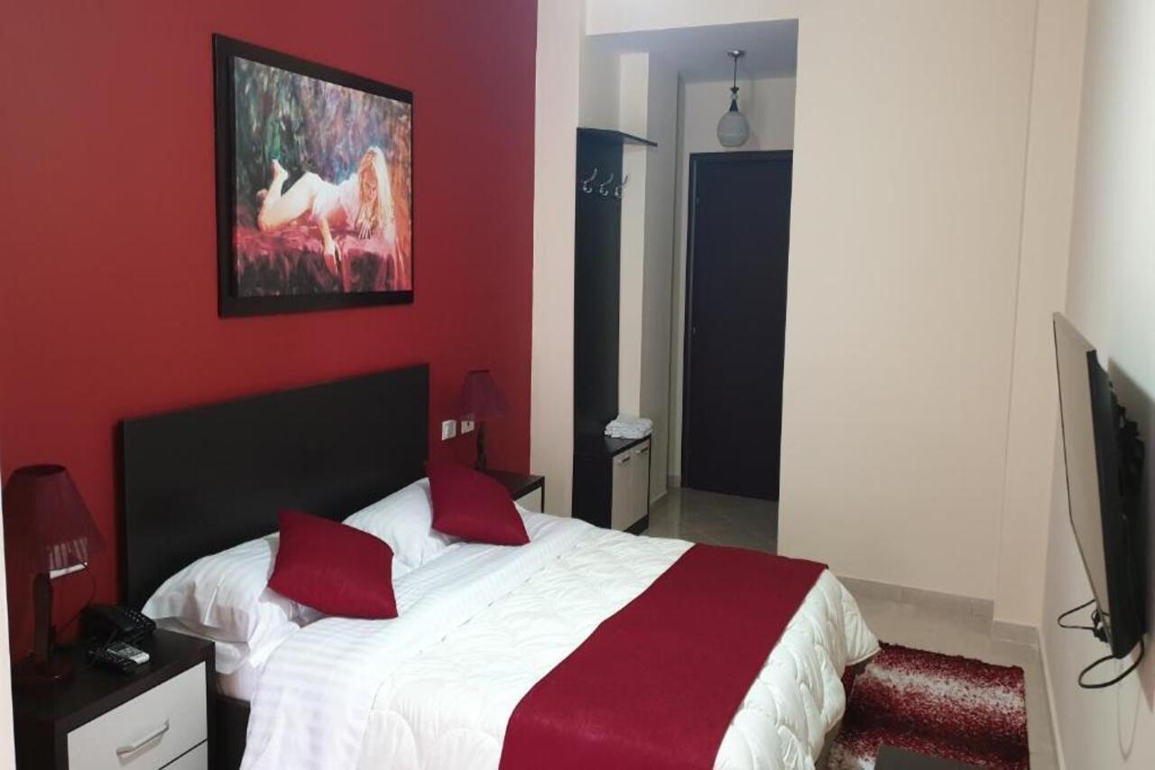 Haris Hotel Vlore Exterior photo