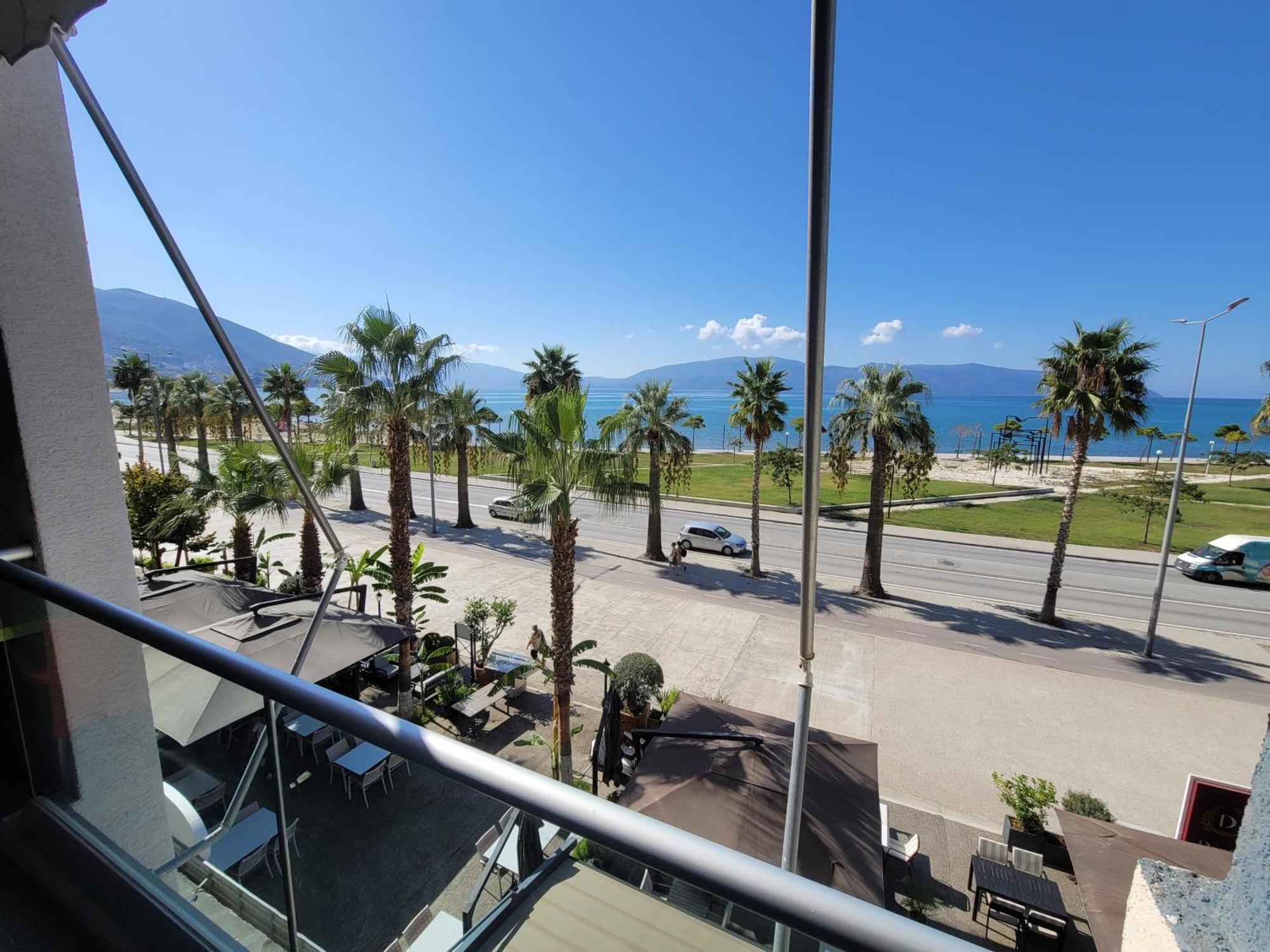 Haris Hotel Vlore Exterior photo