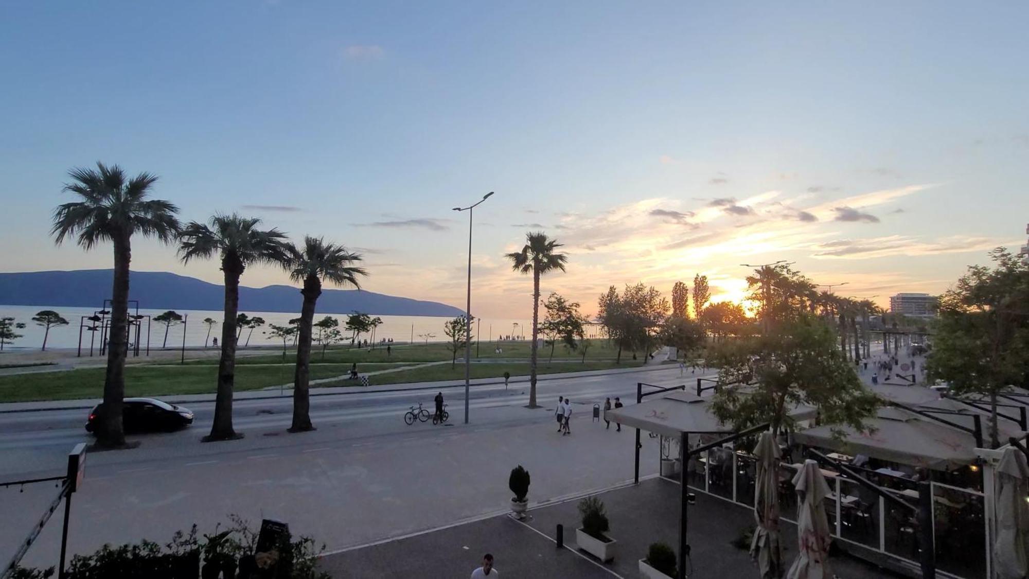 Haris Hotel Vlore Exterior photo