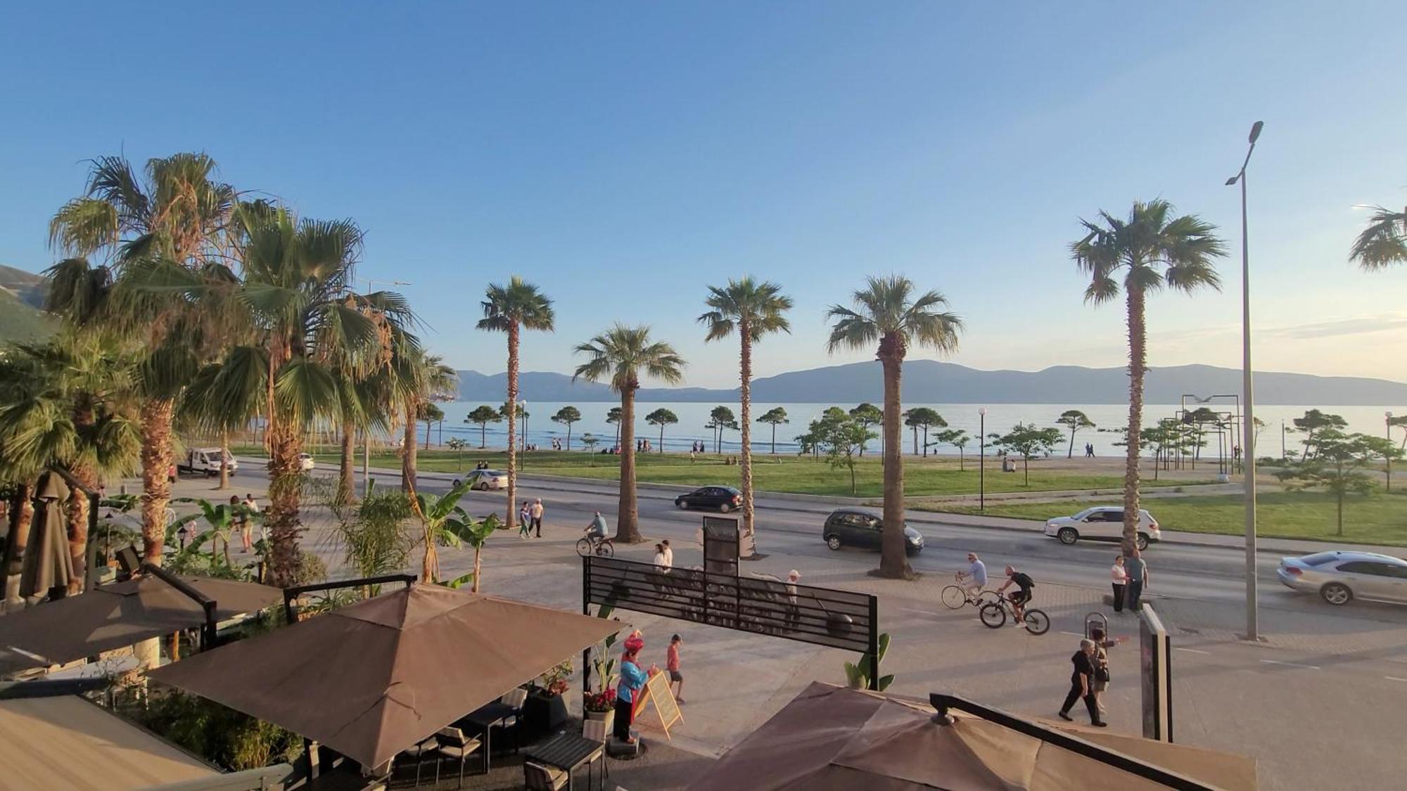 Haris Hotel Vlore Exterior photo