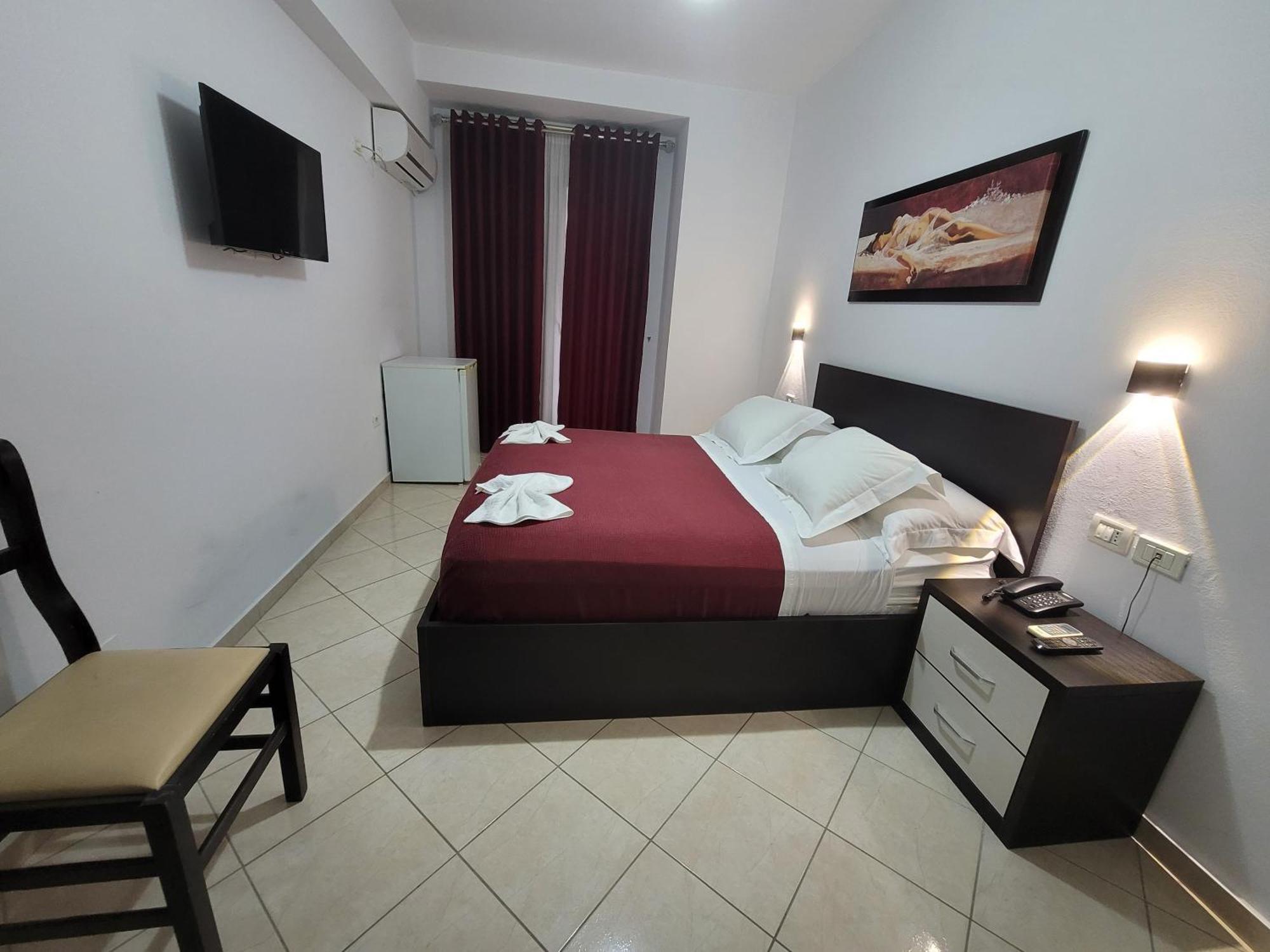 Haris Hotel Vlore Exterior photo
