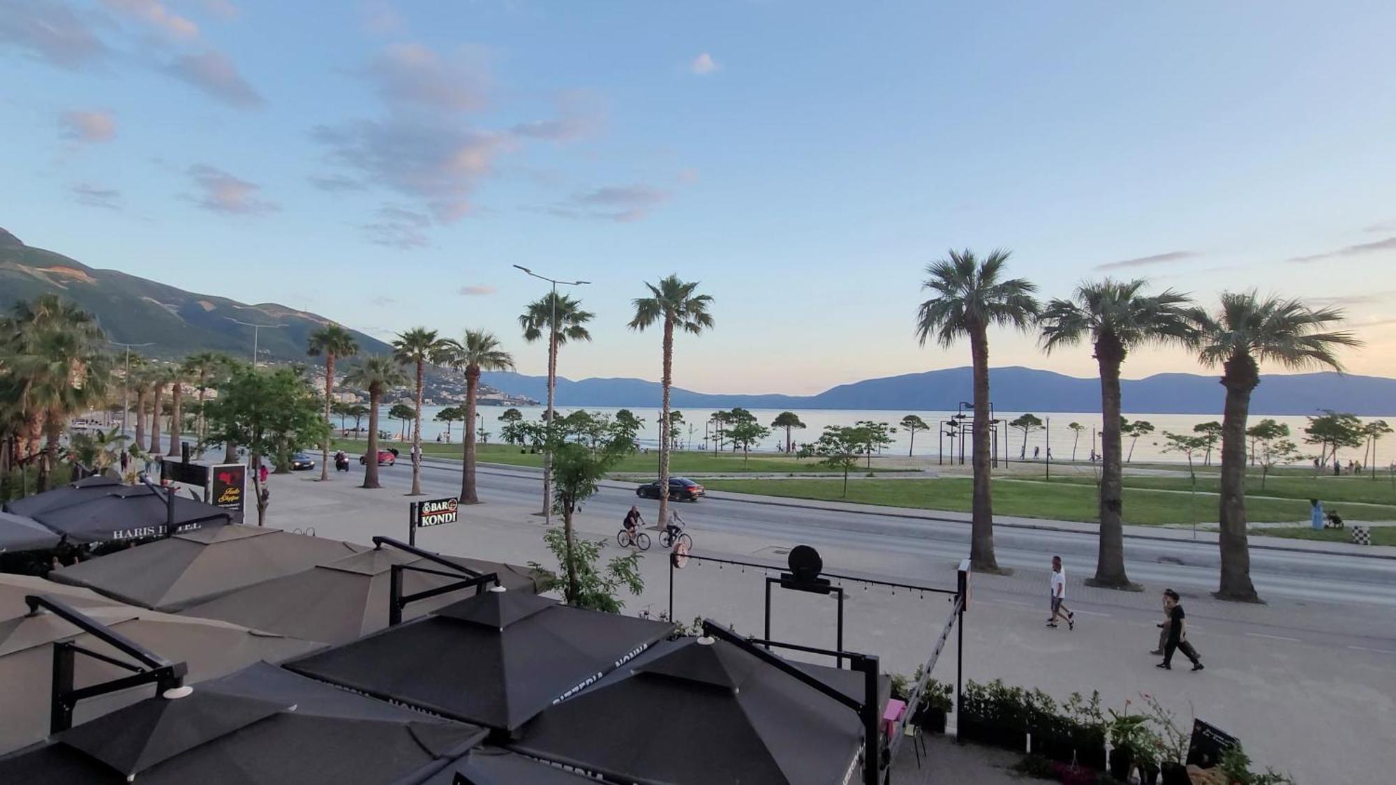 Haris Hotel Vlore Exterior photo