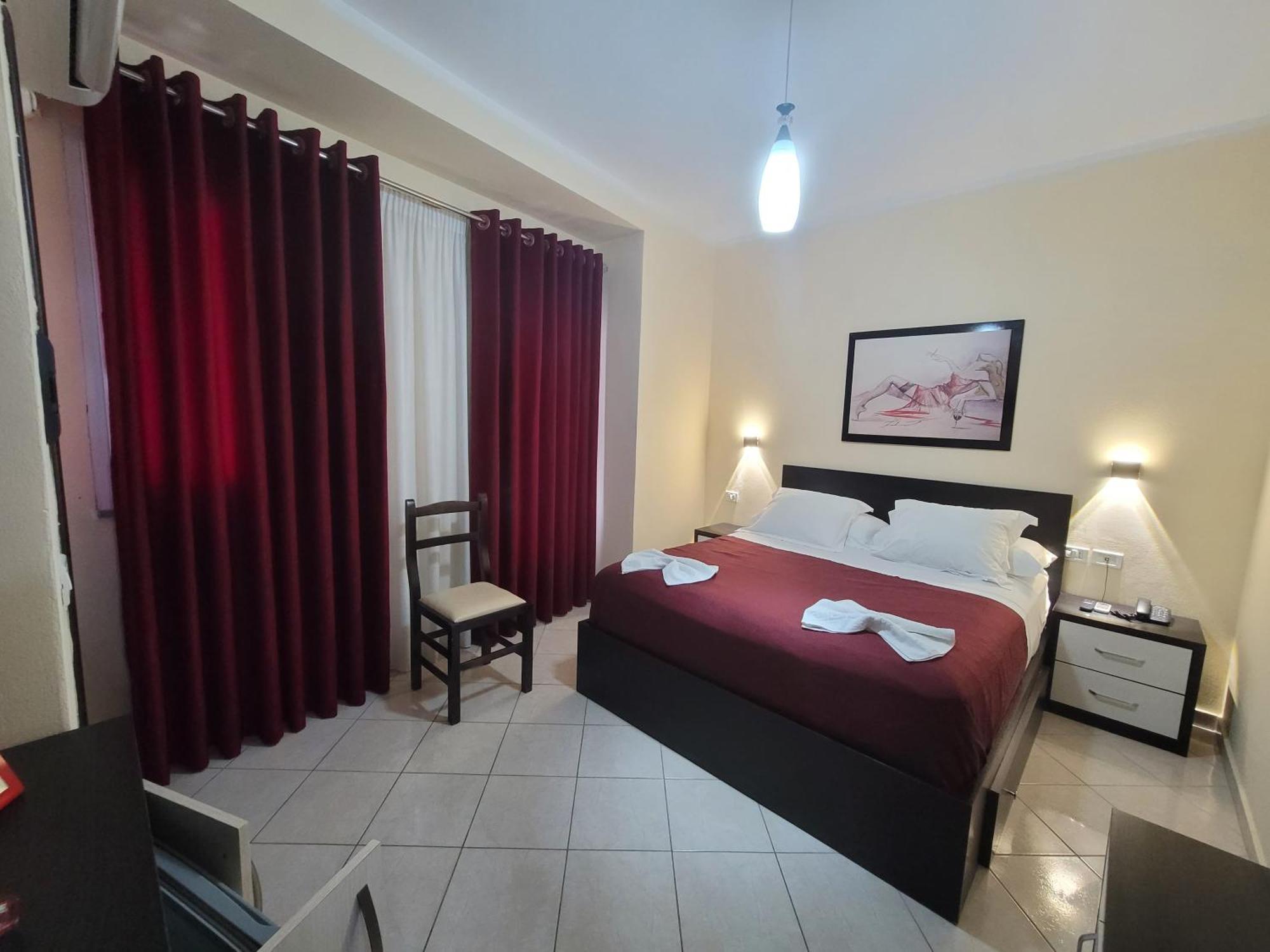 Haris Hotel Vlore Exterior photo