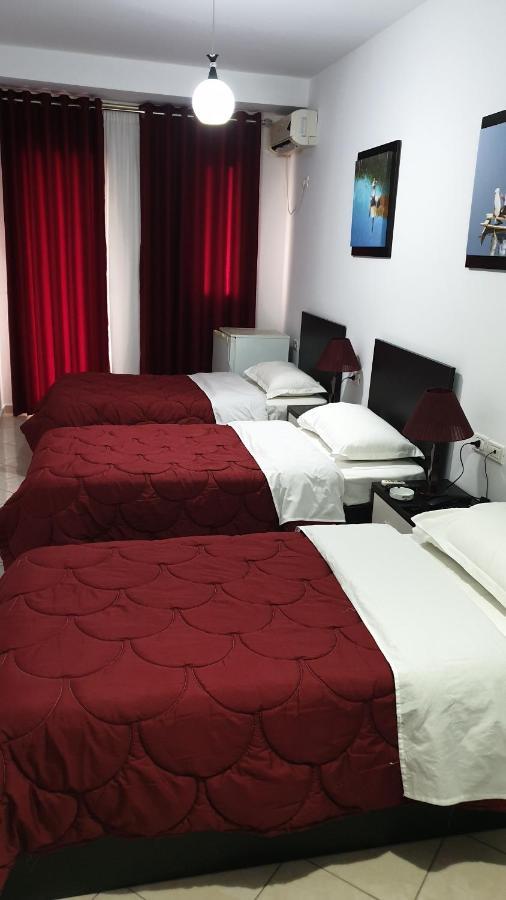 Haris Hotel Vlore Exterior photo
