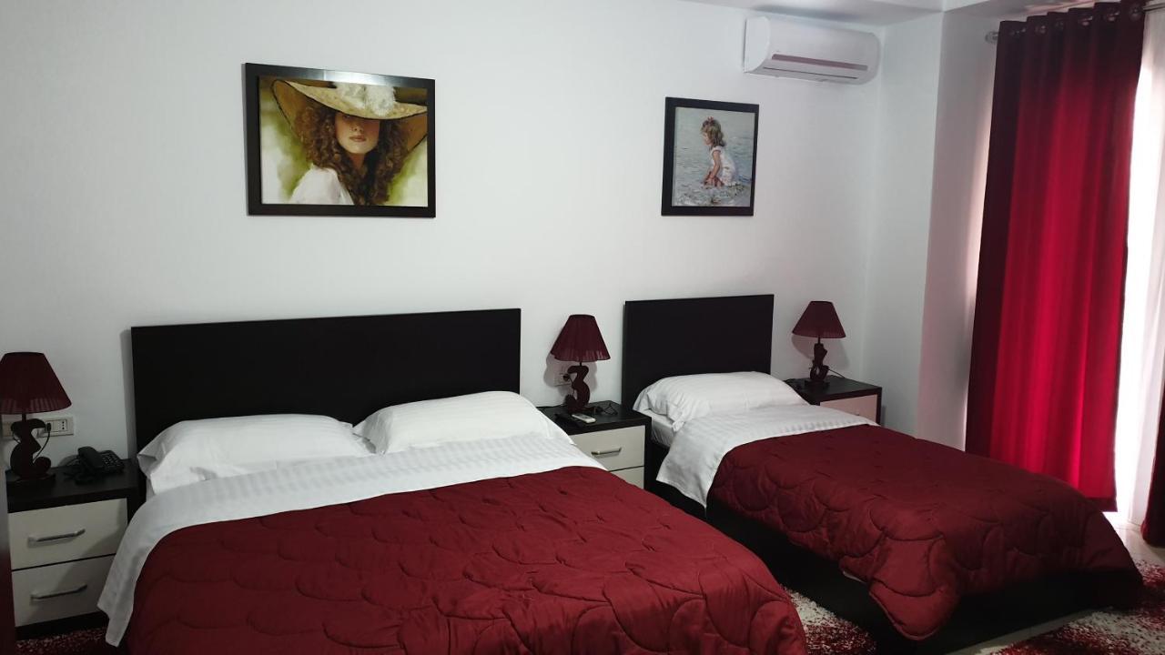 Haris Hotel Vlore Exterior photo