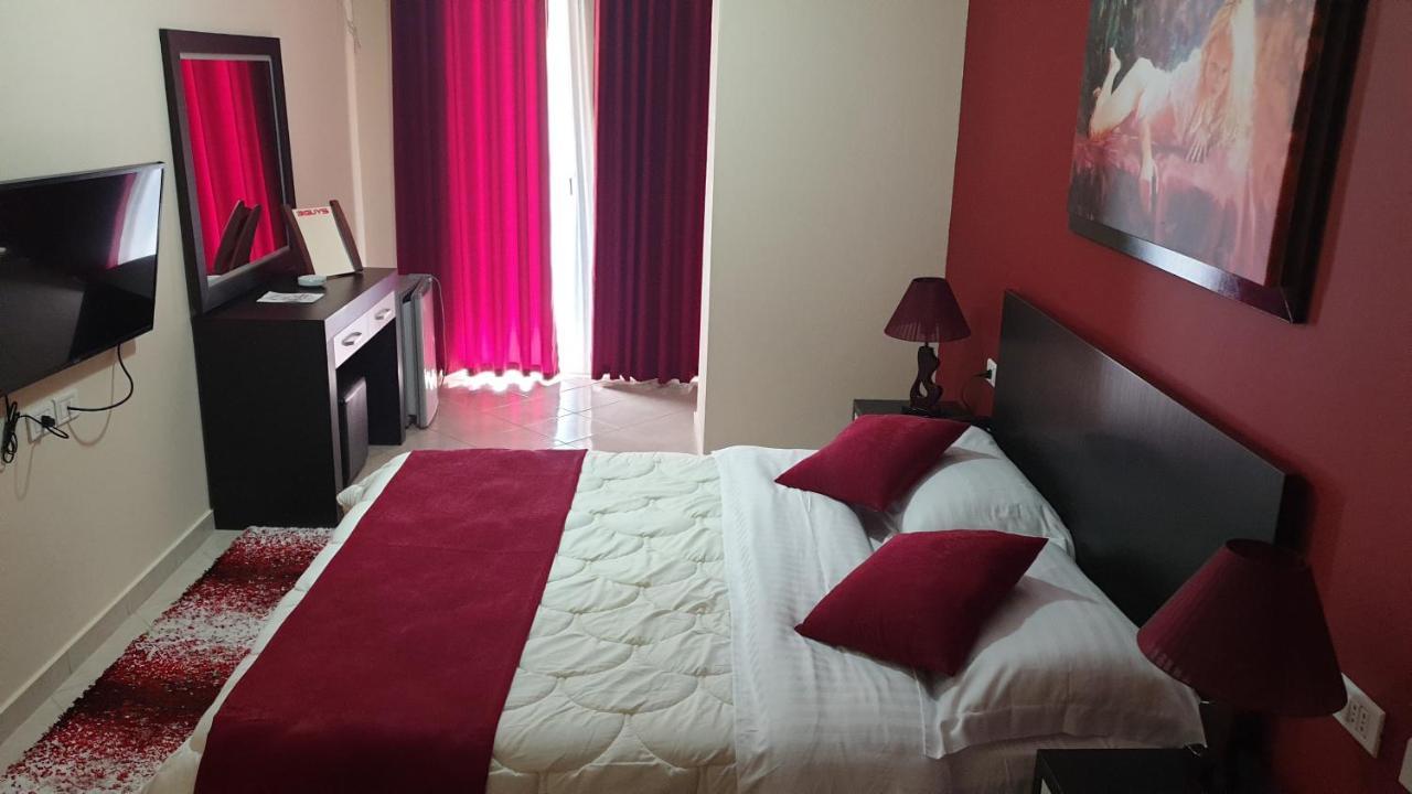 Haris Hotel Vlore Exterior photo